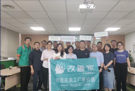 往期研学团闭门研讨合影